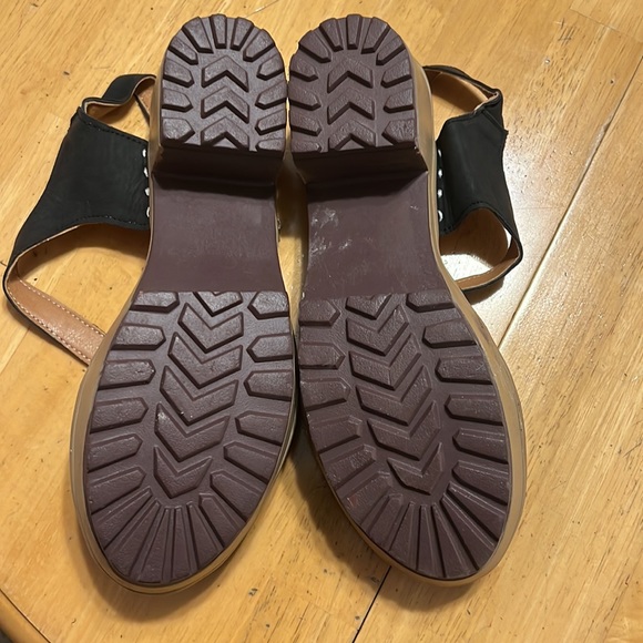 Suede platform sandals - Picture 3 of 6